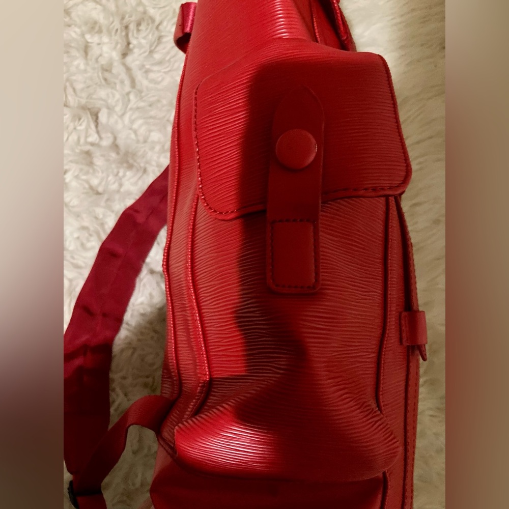Louis Vuitton x Supreme Christopher Backpack Epi Red - Picture 5 of 12